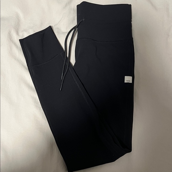 Vuori Black Daily Leggings - Picture 4 of 5